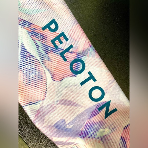 Peloton x WITH floral 2k blue pink bra & matching crop leggings set, size medium - Picture 6 of 16